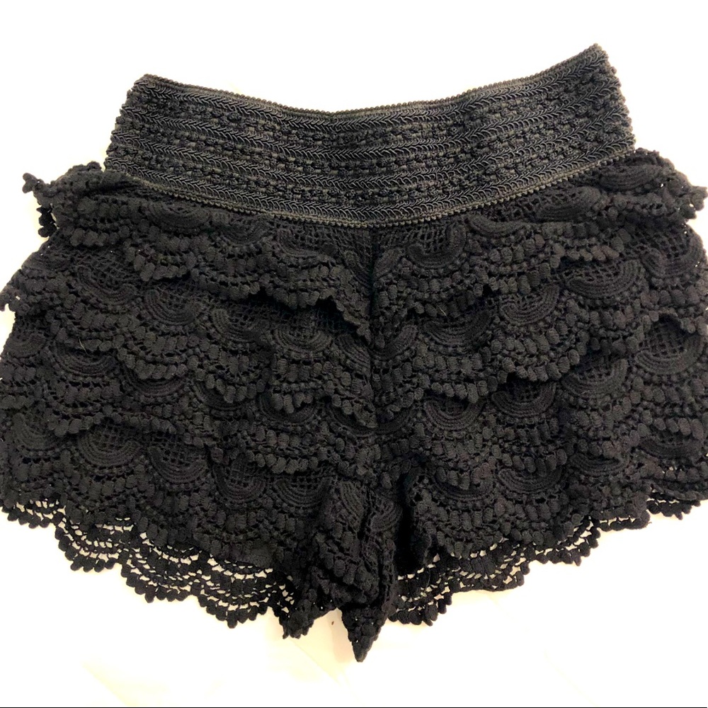 Cute black shorts